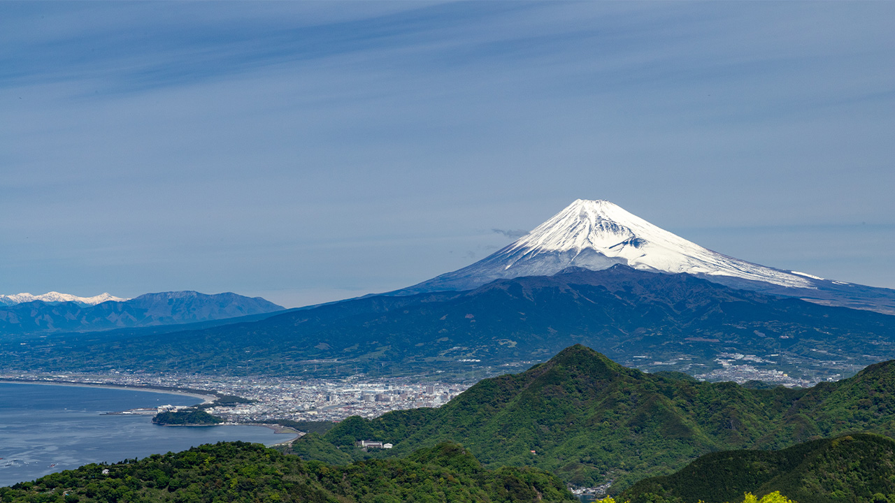 説明用の山のイメージ